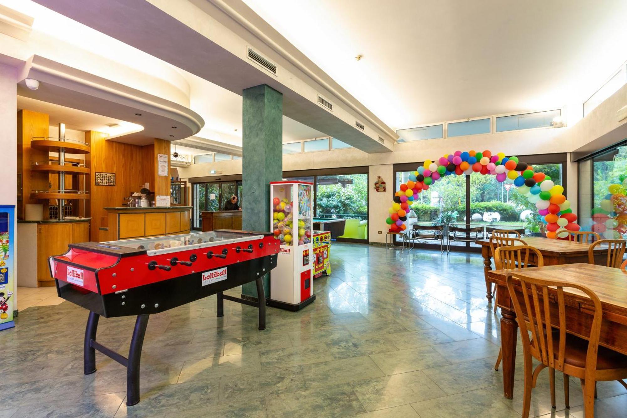 Hotel Columbia マリーナ・ロメア エクステリア 写真