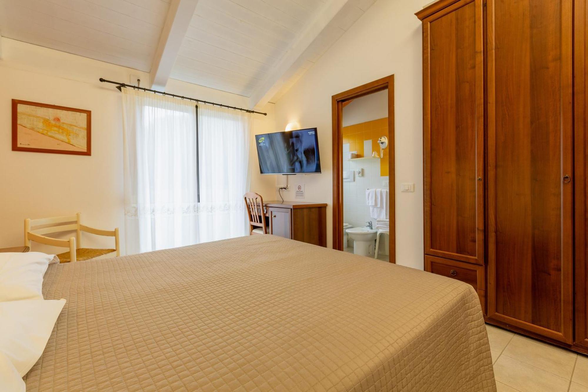 Hotel Columbia マリーナ・ロメア エクステリア 写真